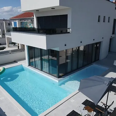 别墅 Restart Vrsi-mulo With Heated Pool,sea View And Jacuzzi