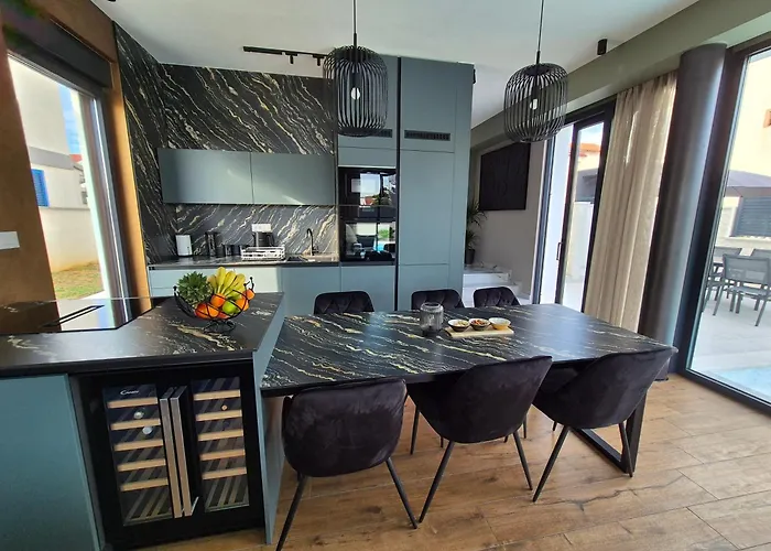 New Restart Vrsi-mulo With Heated Pool And Sea View Willa