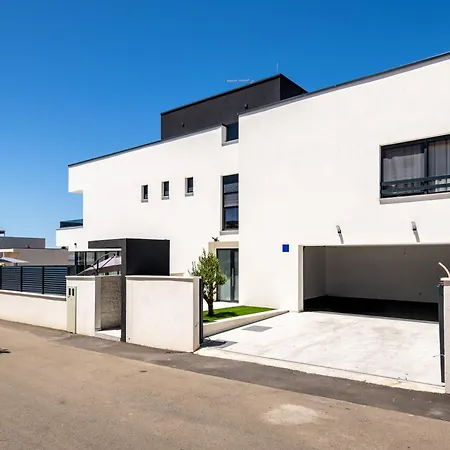 New Restart Vrsi-mulo With Heated Pool And Sea View Vrsi